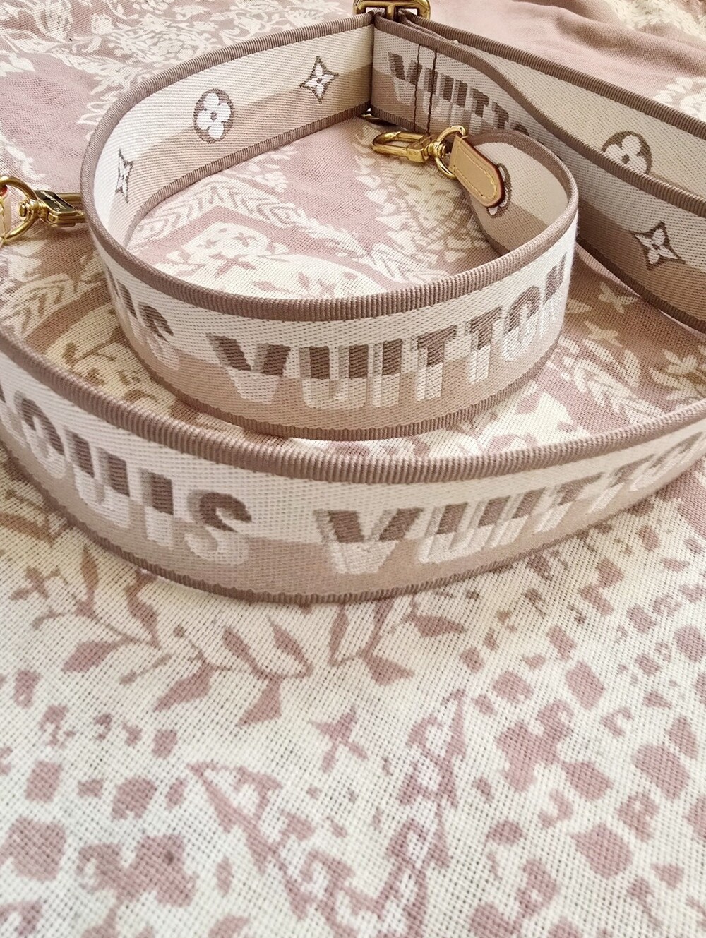 NEW Louis Vuitton Bandouliére Beige Guitar Strap - Picture 2 of 15